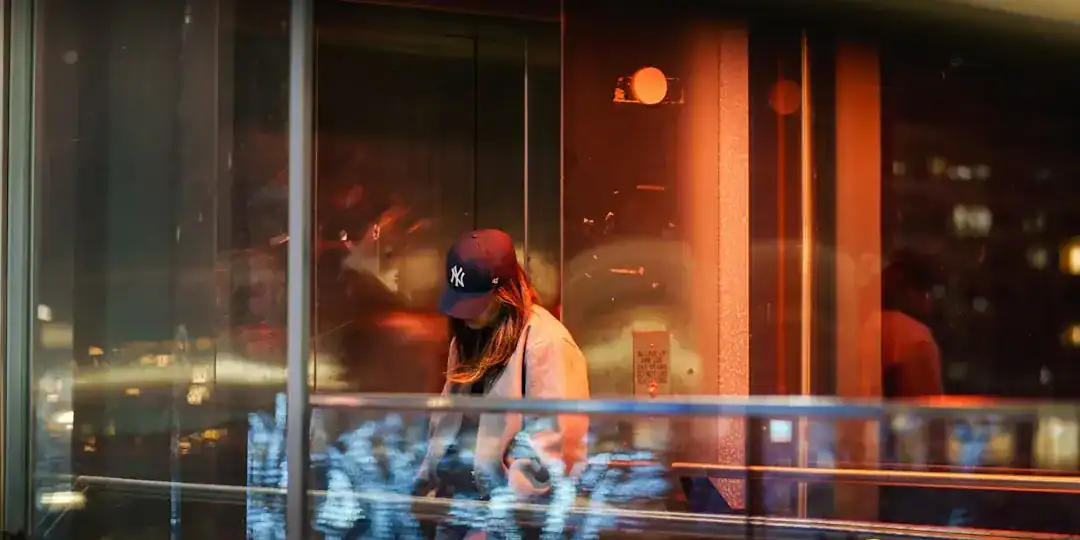 Beyond Competition: How NY Yankees and Chicago Bulls Logos Became Global Fashion Symbols