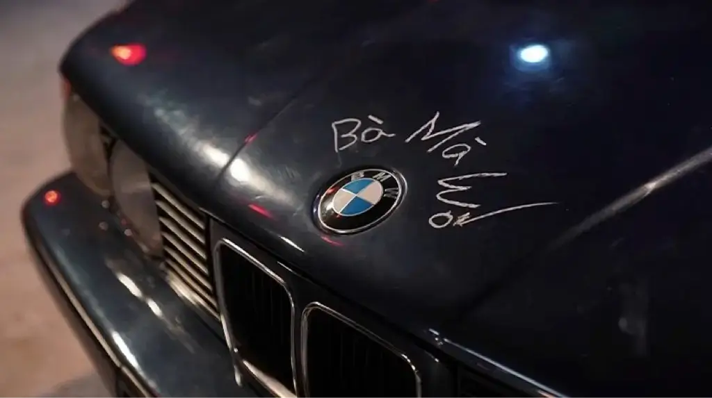 BMW Logo Evolution: History, Meaning, and Design Changes ExplainedImage9 BMW Logo Evolution: History, Meaning, and Design Changes ExplainedImage9