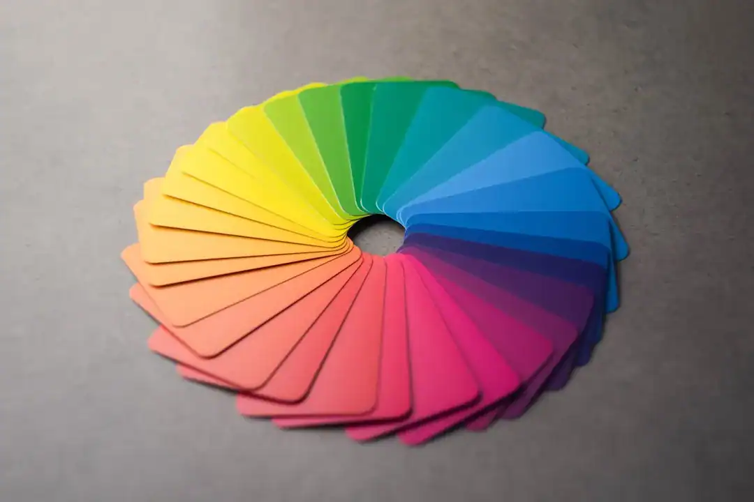 Circular rainbow color swatches arranged in a spiral
